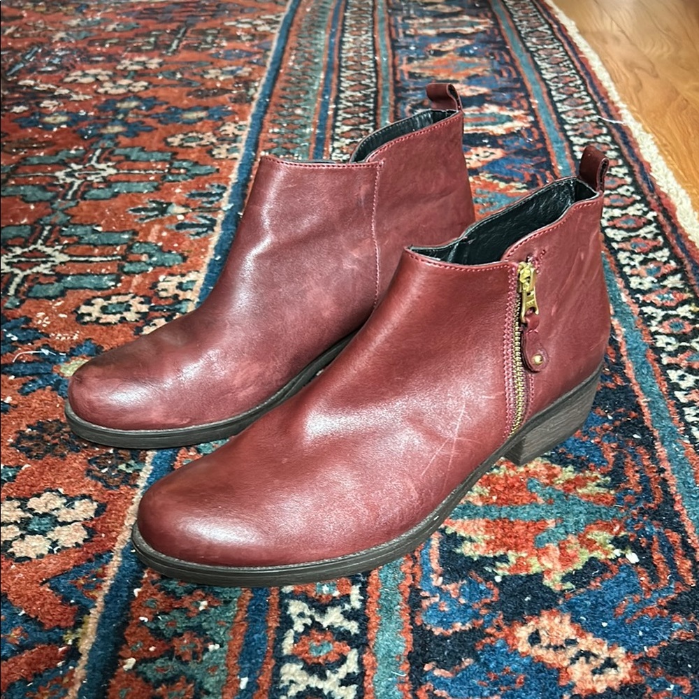 Eric Michael London Burgundy Ankle Boots